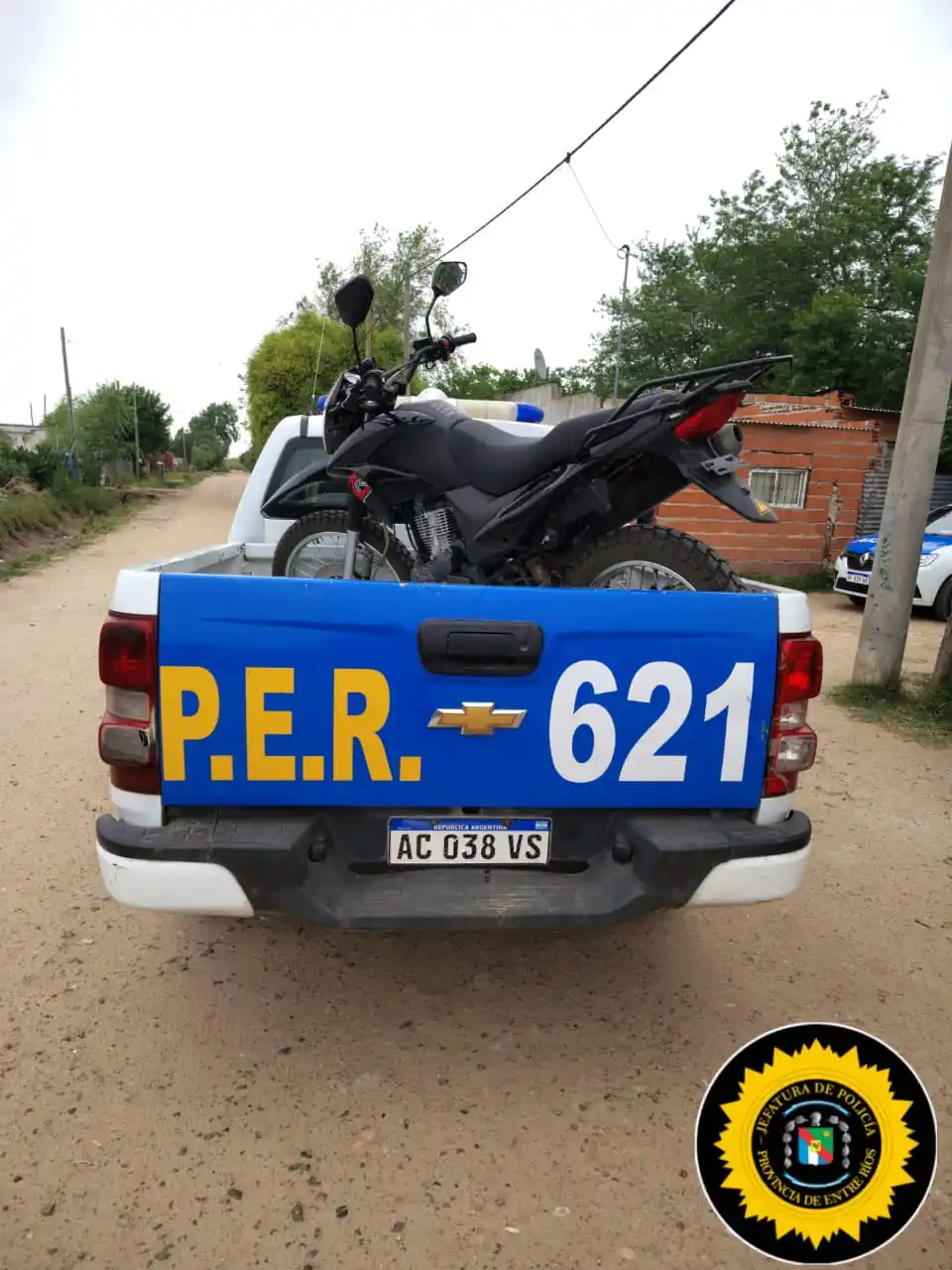 Los funcionarios locales hallaron una moto y luego la misma fue entregada a su propietario.