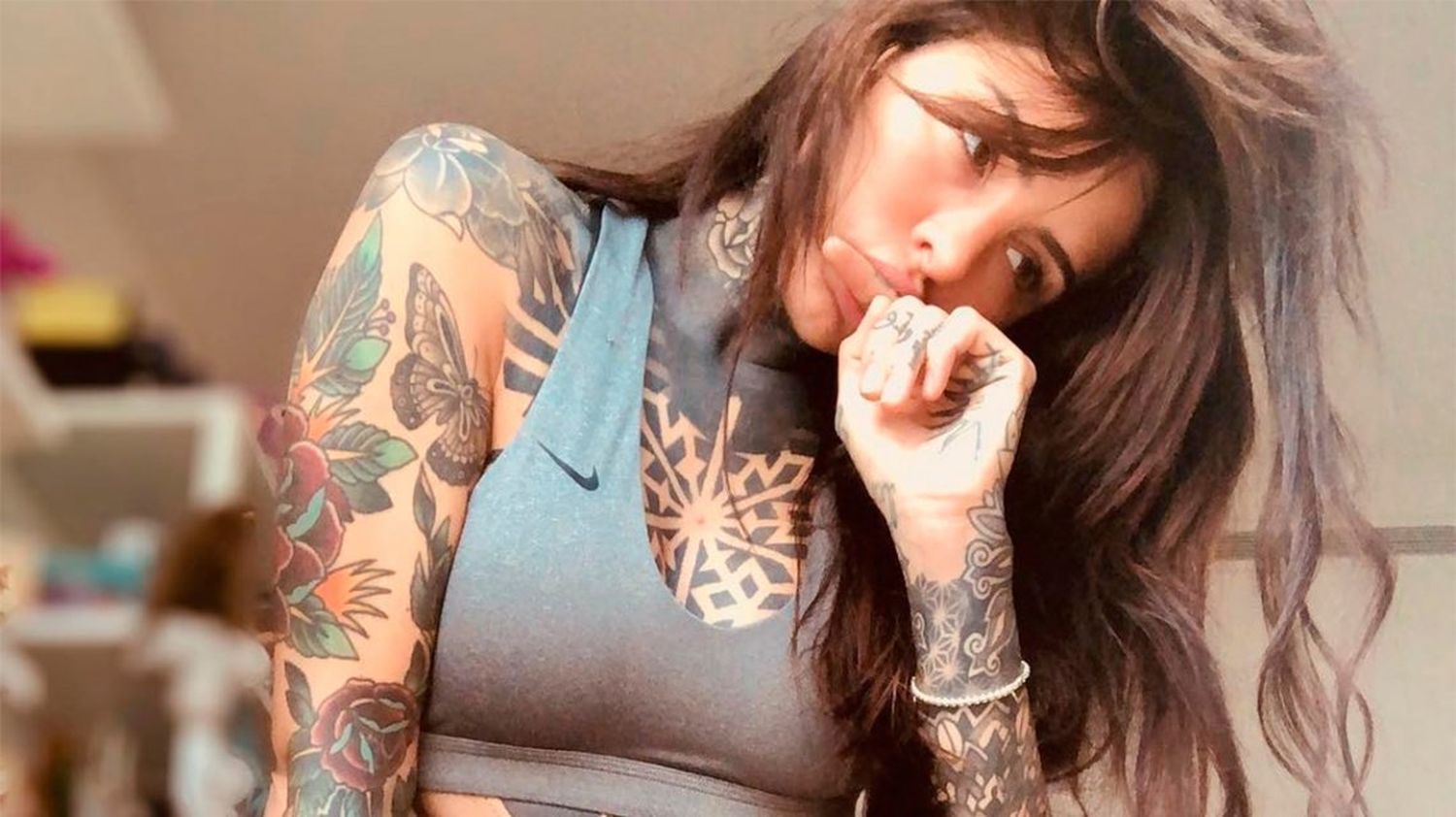 Las impresionantes fotos de Cande Tinelli: desnuda y en la ducha