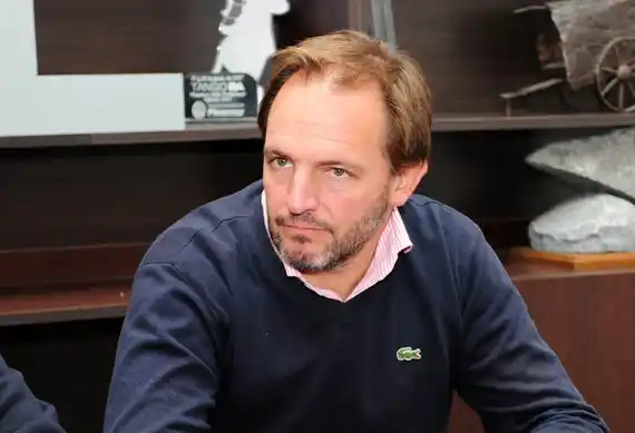 “El agua es absolutamente segura de acuerdo a todos los estudios que nosotros tenemos”