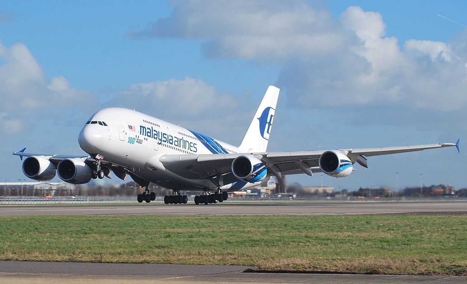 Malaysia Airlines pone a la venta sus seis A380