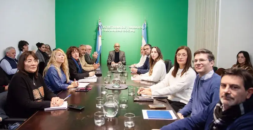 Estatales rechazaron la oferta del Gobierno y volverán a negociar el lunes
