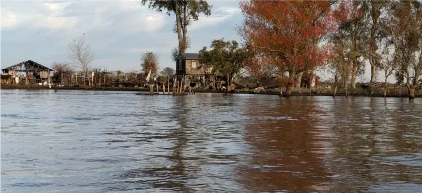 El frío y las lluvias siguen en la Provincia: alertan por una crecida del río Paraná que llegará al Delta bonaerense