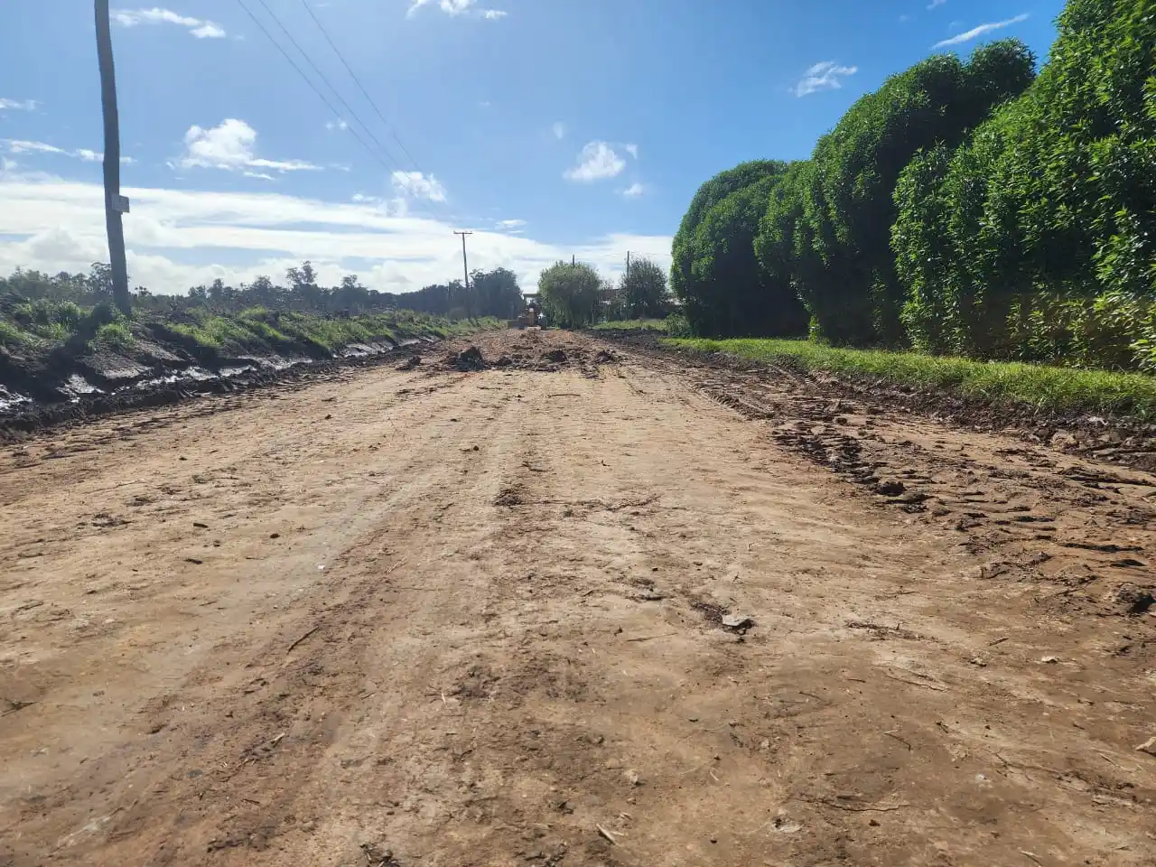 Se refuerzan obras de entoscado en calles de Quequén