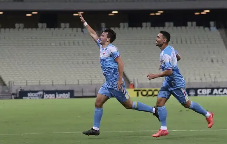 Pisó el área y remató: el gol de Depietri en la goleada de Fortaleza