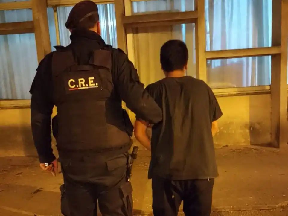 El individuo fue trasladado a la sede de la Comisaría Segunda.