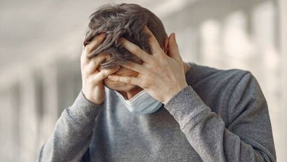 Casi el 20% de los pacientes con dolor de cabeza durante el covid desarrolla cefalea crónica
