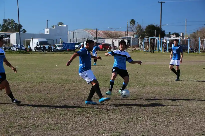 Deportivo goleó a Defensores y sumó el séptimo triunfo al hilo          