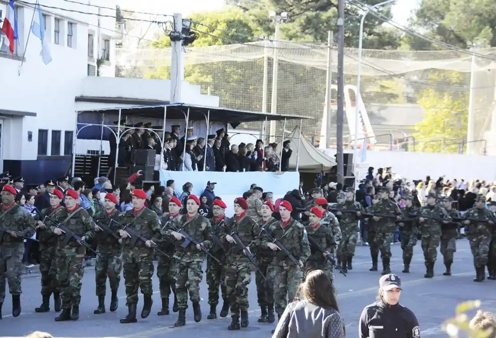 Seguí en vivo el desfile cívico-militar en homenaje a la Revolución de Mayo