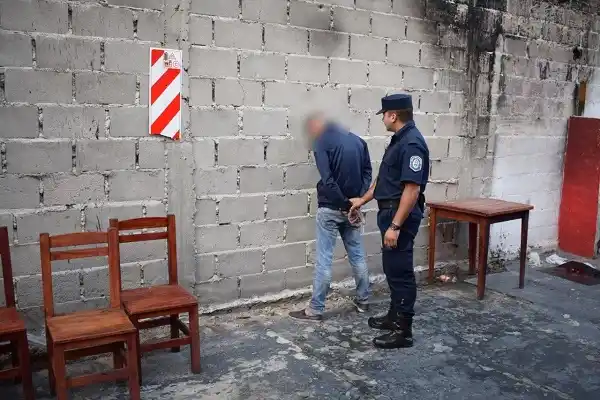 Simuló ser el sereno y pretendía robar en el bar que se incendió en Costanera