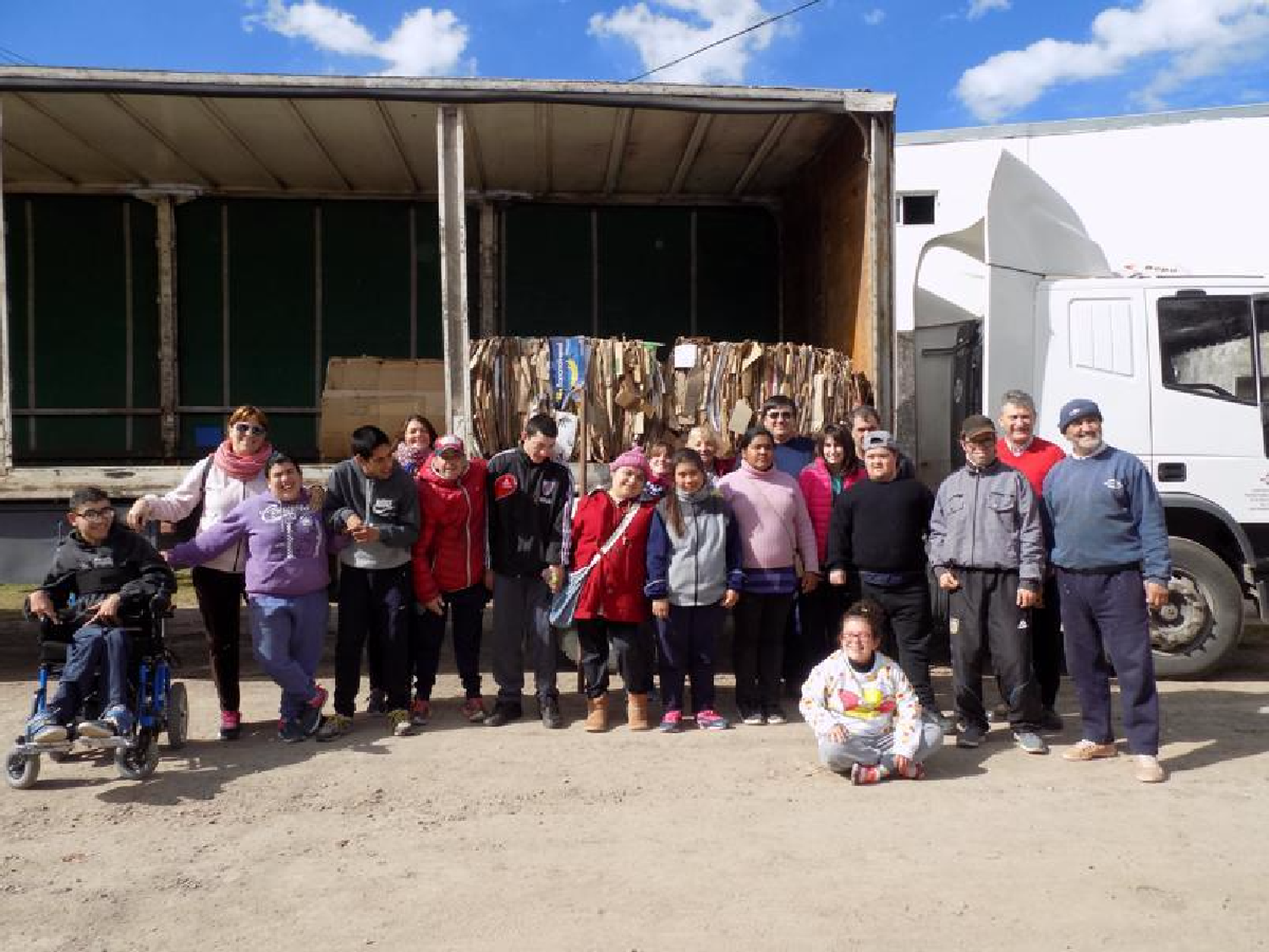 Devoto: reciclan el cartón del pueblo y lo venden al por mayor 