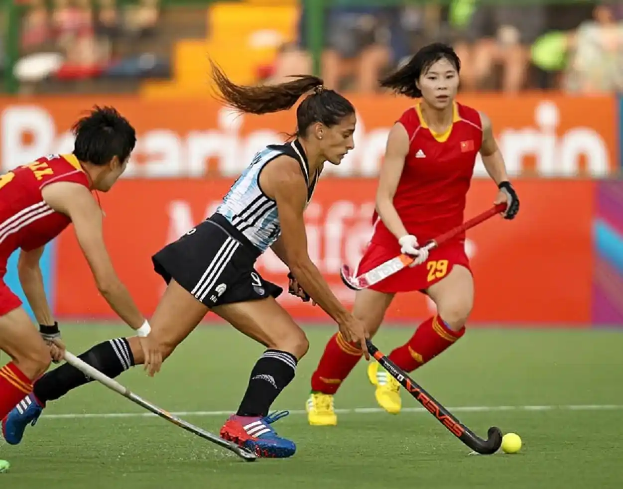 Con la presencia de una ex Leona, inaugurarán la cancha sintética en el Polideportivo Norte