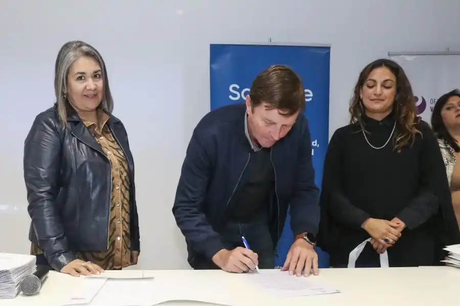 Calvo: "Con el gobernador Perotti estamos construyendo una Provincia que acepte las diferencias pero no las desigualdades"