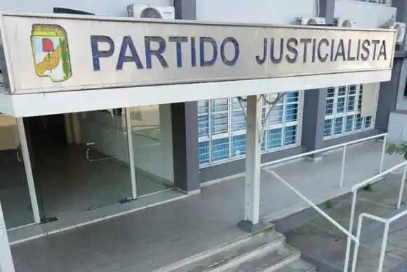 Elección de constituyentes: jefes territoriales del PJ piden pista y no vetan reelección de Pullaro