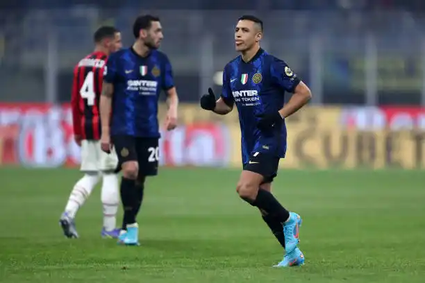 Inter y Roma abren cuartos