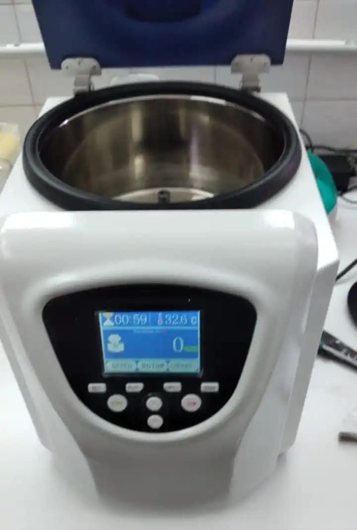 Con el ojo puesto en las finanzas del Hospital, el director se reunió con la ministra de Salud