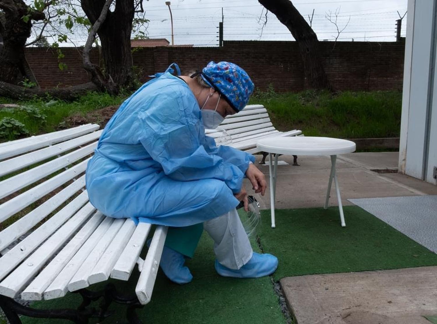 El gobierno prorrogó adicionales especiales a personal de Salud y Policía