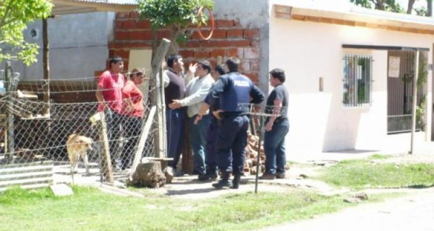 Asesinaron a un joven delante de su familia