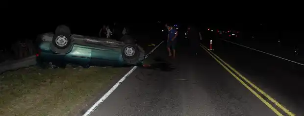 Un hombre resultó herido  al volcar su vehículo en  la ruta Internacional 136