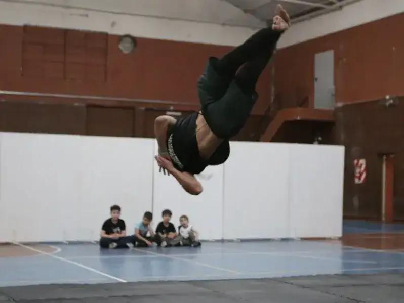 Acrobacias de nombre tricking en Tandil