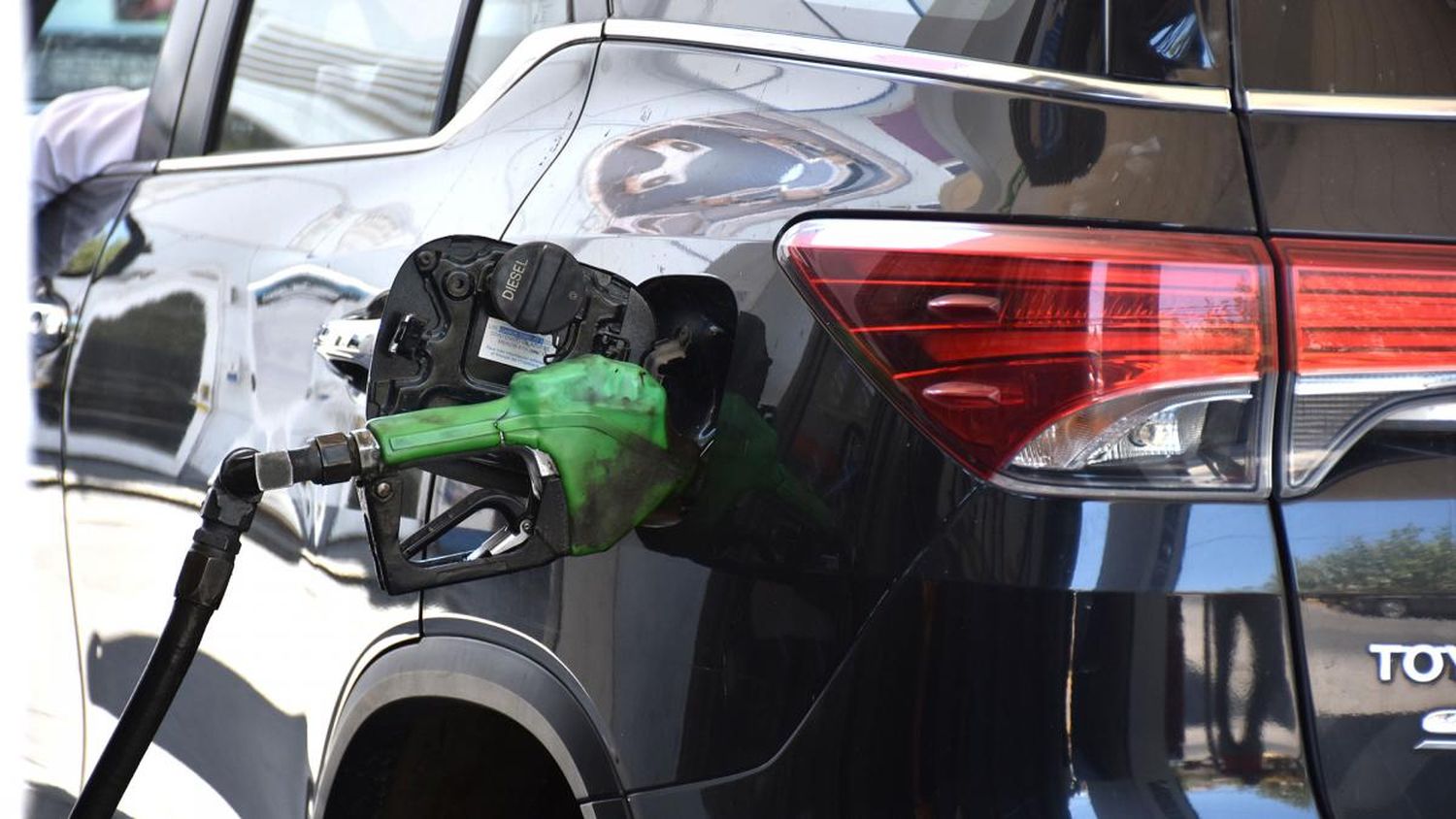 Las compañías petroleras realizaron un aumento de los combustibles del 27% / Foto: Rubén Paratore.