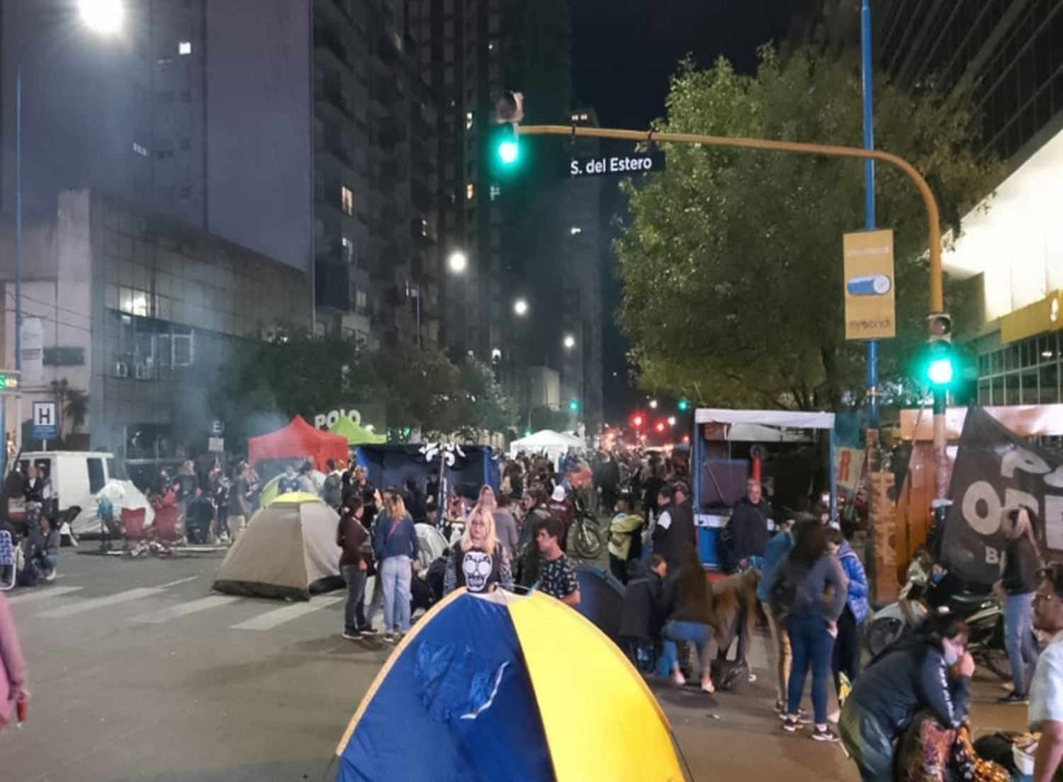 Marcha contra el hambre y el ajuste: miles de personas se movilizan en pleno centro de Mar del Plata