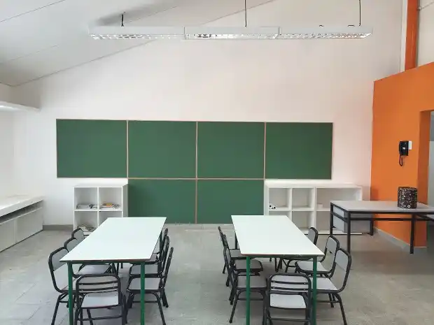 Emergencia hídrica: 137 escuelas entrerrianas reciben mobiliario escolar