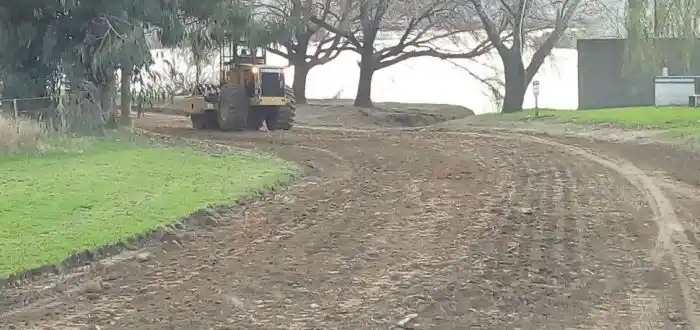 Las críticas de los residentes surtieron efecto y el municipio empezó la obra de entoscado