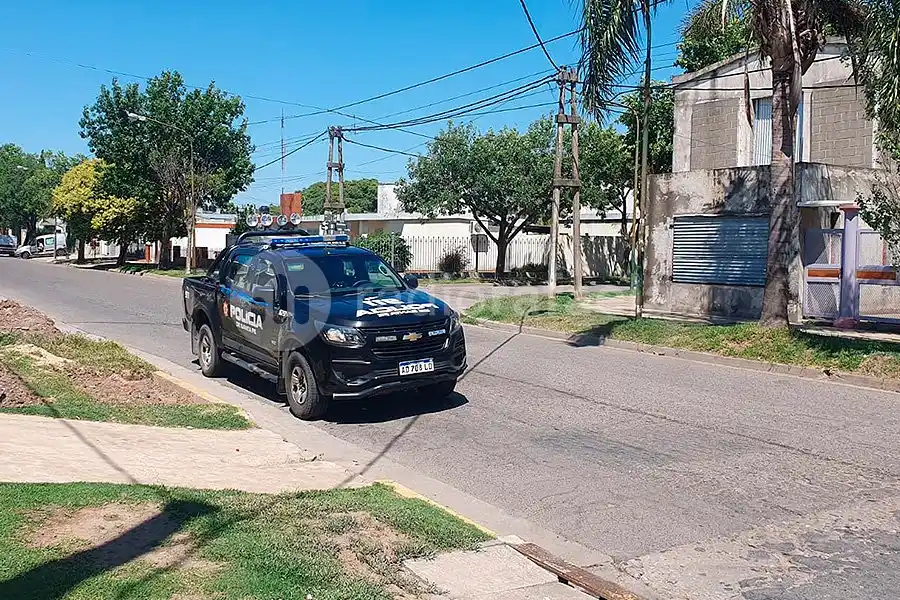 Otro robo en calle Perú: se llevaron herramientas desde una camioneta