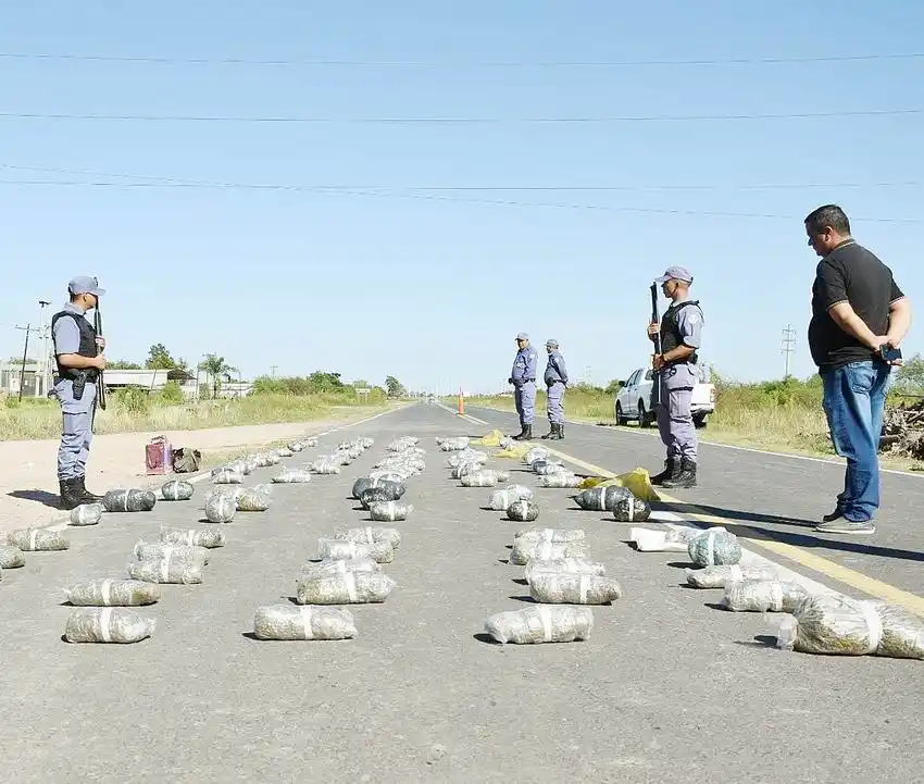 La Policía secuestró 120 bochas de marihuana
valuadas en más de 8 millones de pesos