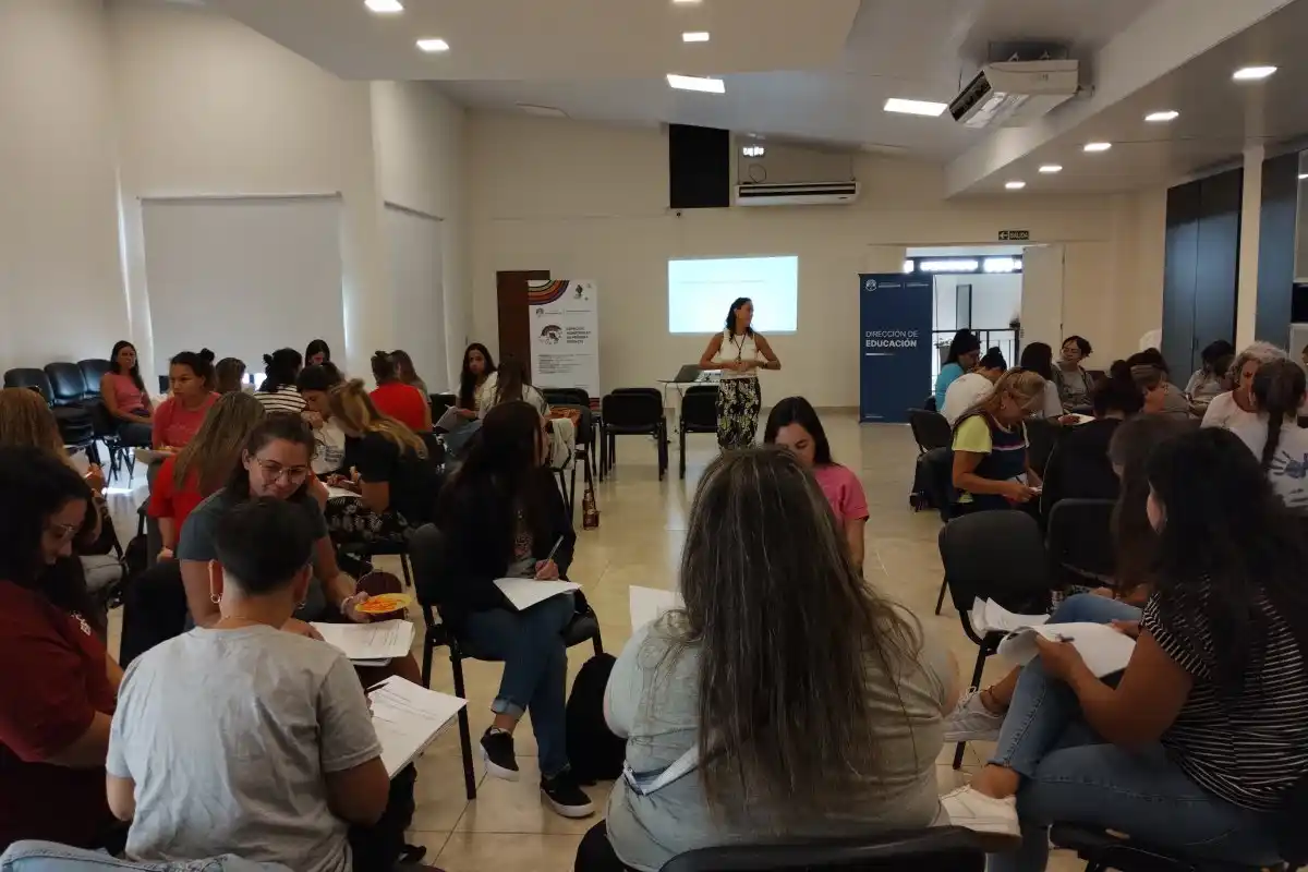 Abrieron una convocatoria laboral para docentes de la ciudad