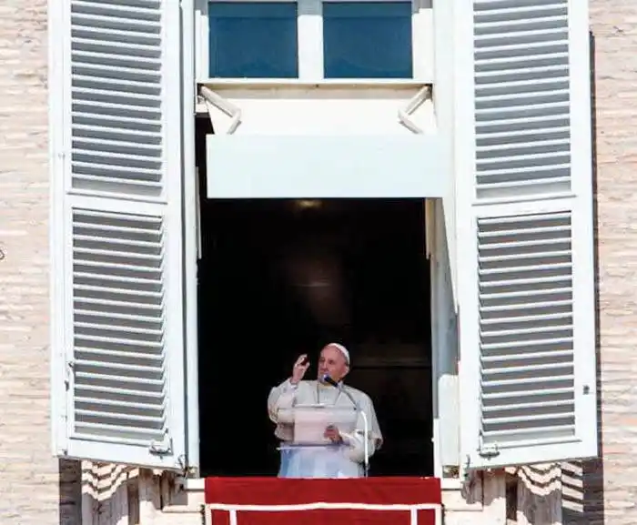 El Papa Francisco a las enfermeras y  matronas: �SCumplen la profesión más noble⬝