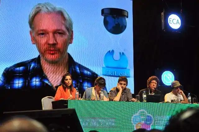 Julian Assange habló en el 3º Encuentro de Comunicación Audiovisual de Mar del Plata