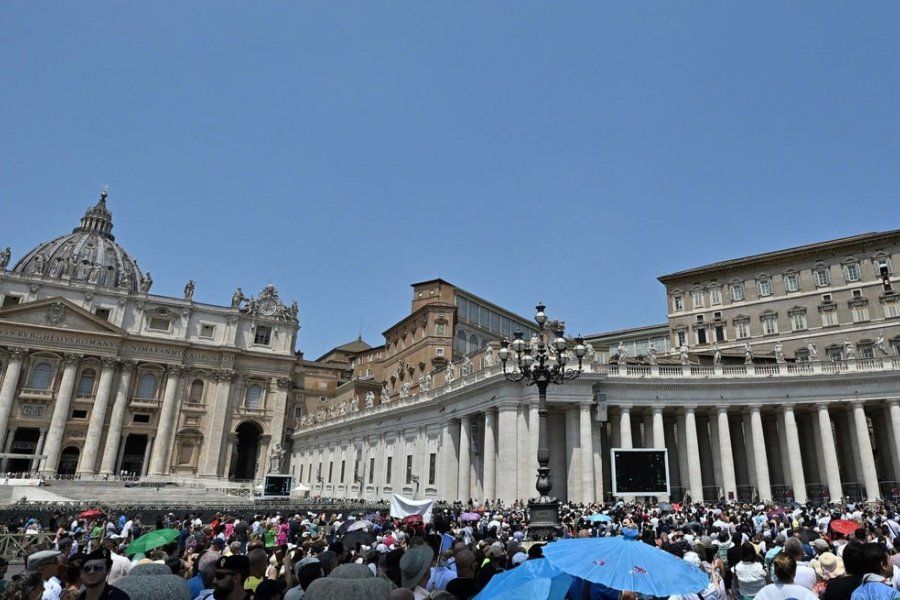 Obispos de todo el mundo discutirán sobre el celibato opcional y la diversidad familiar