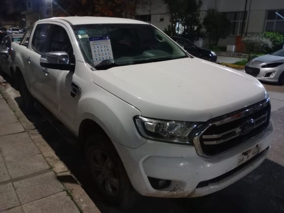 Lo atraparon en un control vehicular con una camioneta robada y patentes adulteradas