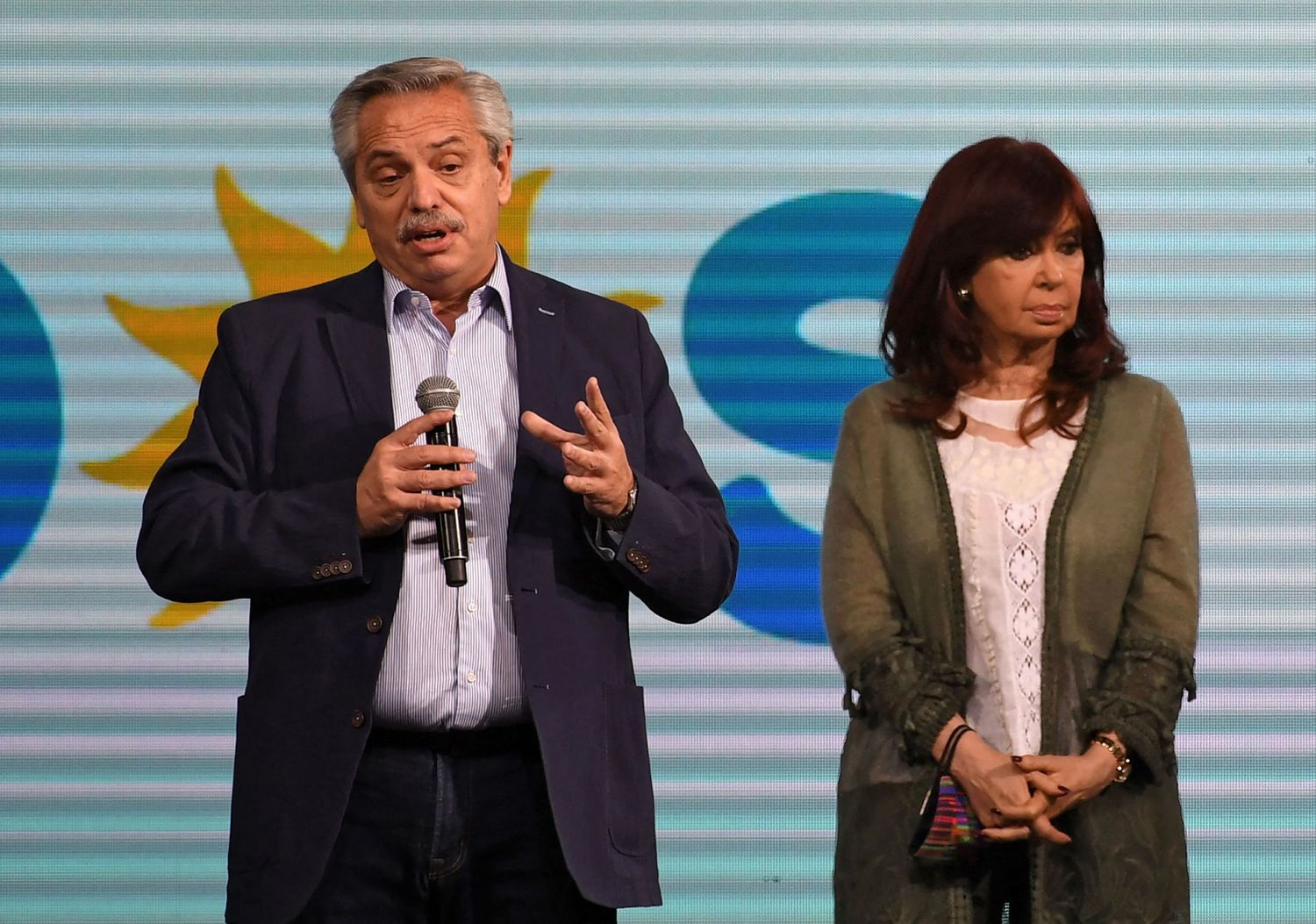 El mequetrefe y la reina, en una lucha sin cuartel por el poder