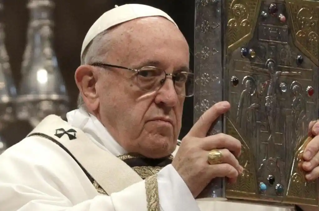 Francisco echó a un sacerdote de La Plata por cometer “actos impuros”