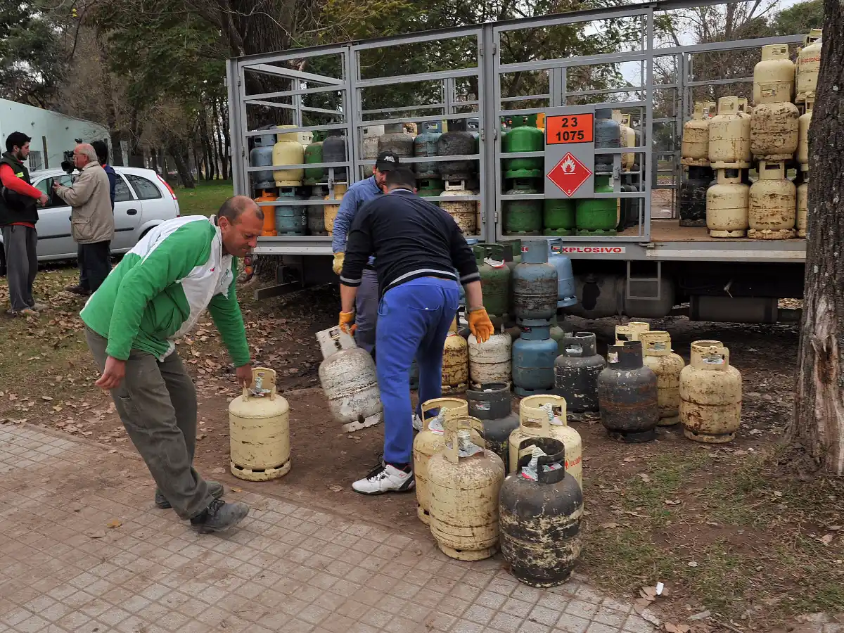 Garrafas a precios populares en barrios Sarmiento y San Cayetano 