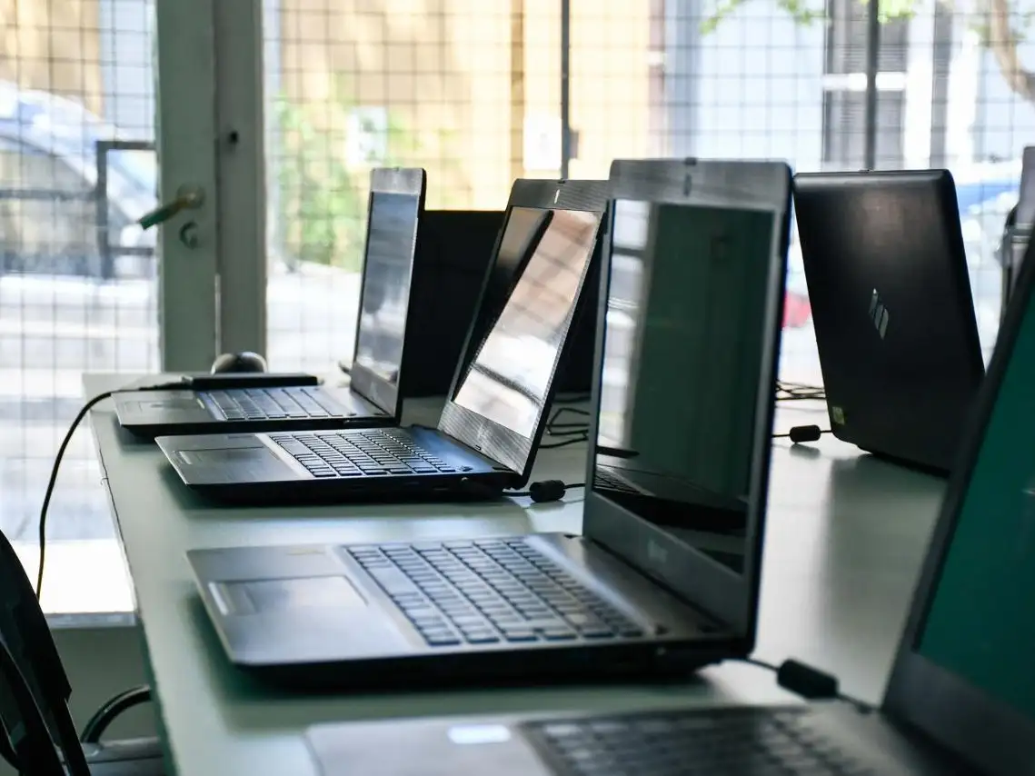 Emprendedores de Gualeguay cuentan con una Vidriera Digital para mostrar sus productos