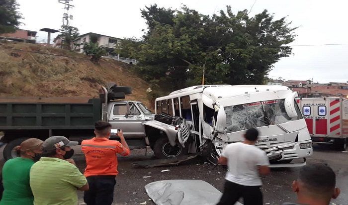 ¡DESASTROSO! 31 heridos deja accidente en la Troncal 5 del estado Táchira