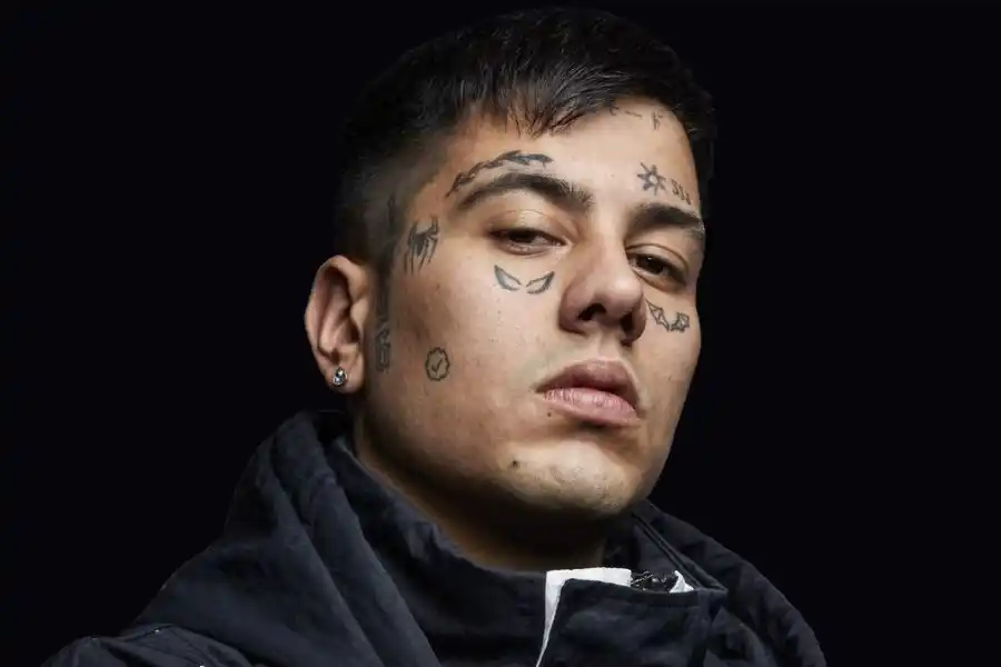 Hizo un desafortunado comentario sobre artistas nacionales y Duki lo sentenció en las redes
