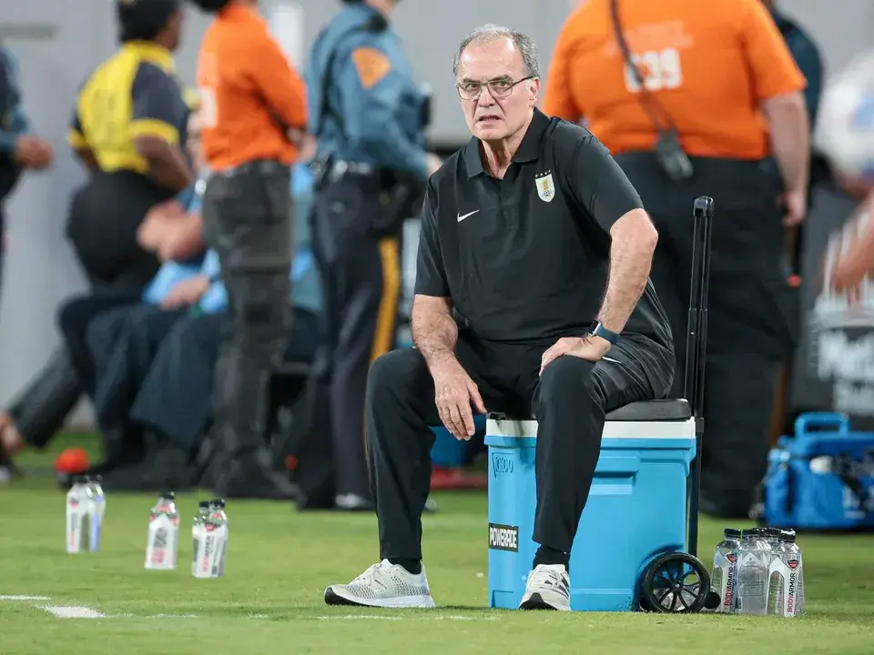 Bielsa buscará ganar con la "Celeste"en la altura boliviana. Foto:Vincent Carchietta