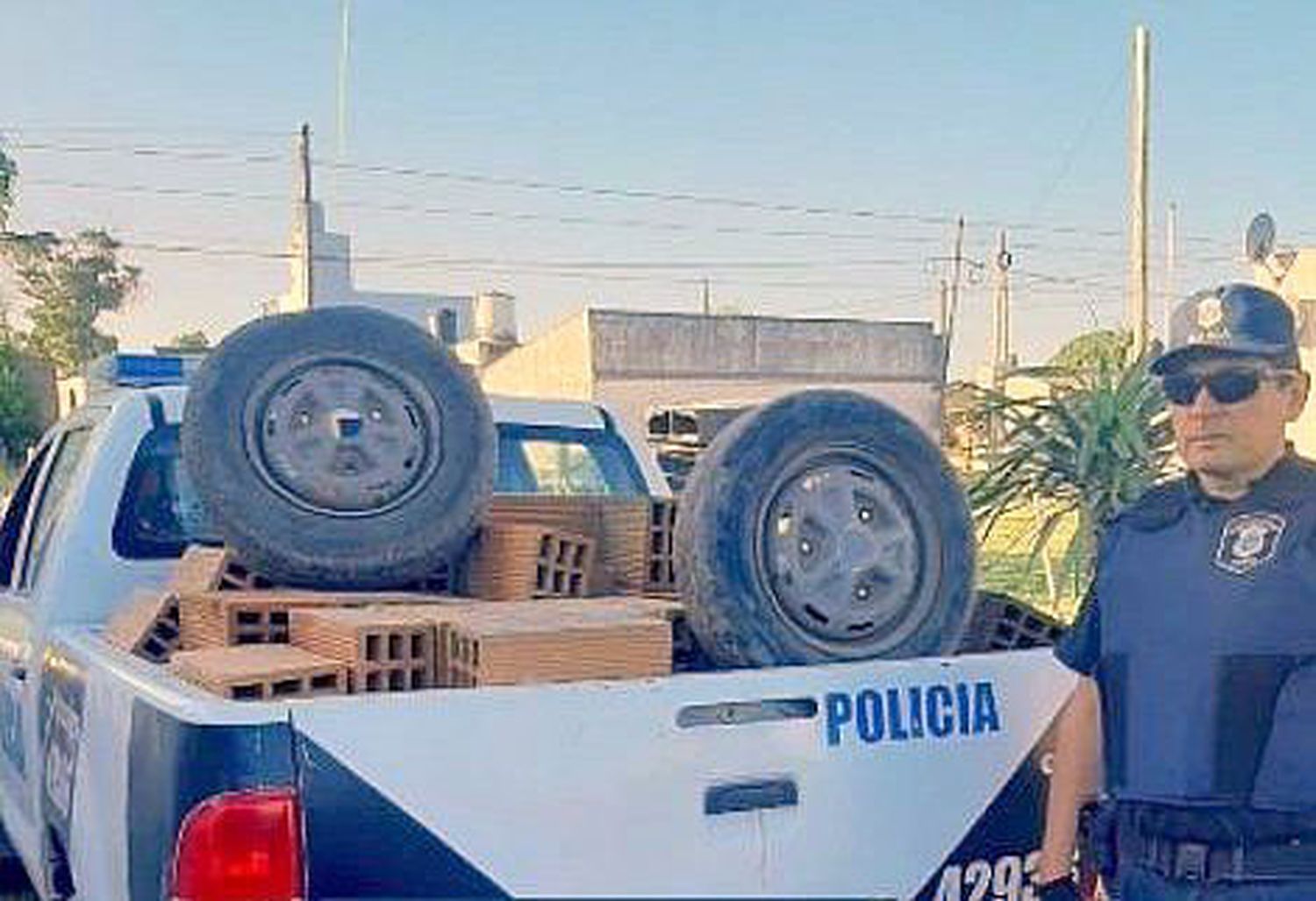 Recuperan 120 ladrillos durante un allanamiento por dos hurtos