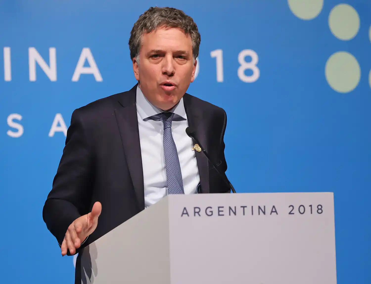Nicolás Dujovne y Guido Sandleris asistirán al Foro Mundial de Davos