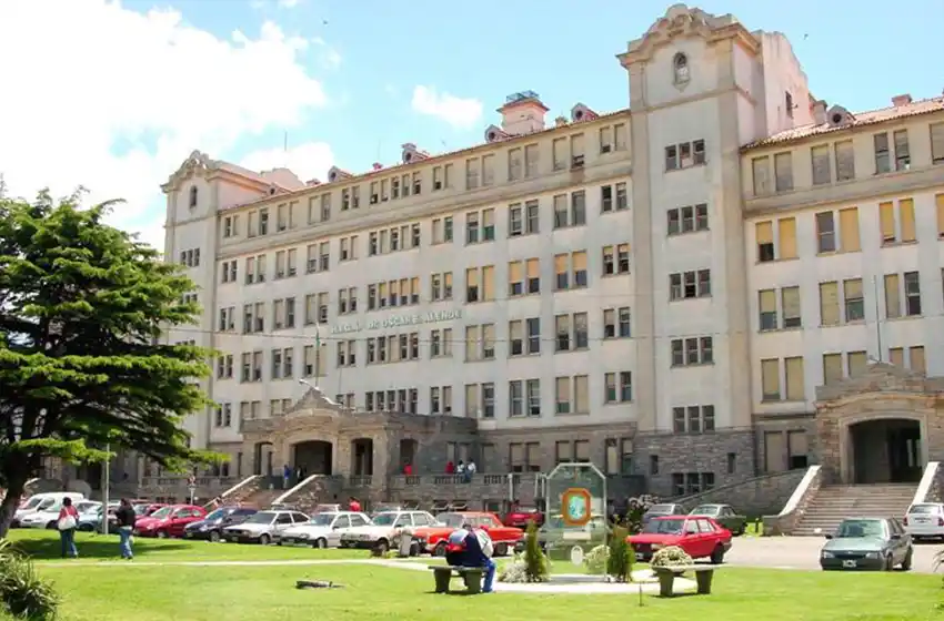 Una mujer que participaba de los Juegos Bonaerenses cayó por una escalera y tiene muerte cerebral