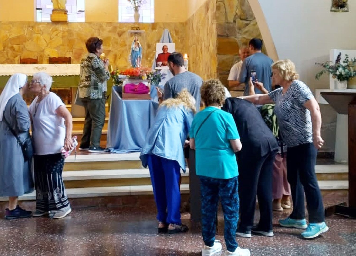 En la parroquia de Lourdes. Estuvo virgen misionera