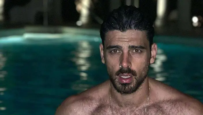 Michele Morrone aclara si salió o no del clóset