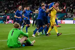 Italia se hizo fuerte en los
penales para llenarse de gloria