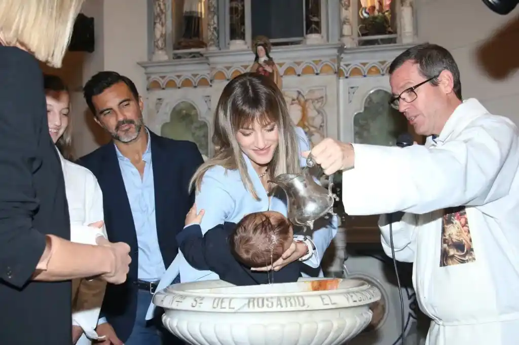 Mica Viciconte y Fabián Cubero bautizaron a Luca y festejaron su primer añito