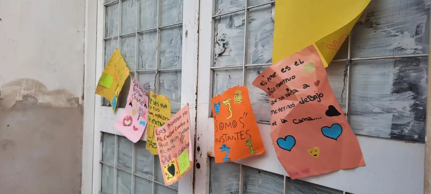 La Biblioteca Popular colmó las calles de la ciudad con una “invasión poética”