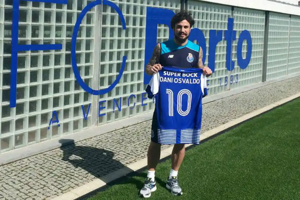 Osvaldo firmó con el Porto: denuncian que llegó desde un club en el que nunca estuvo